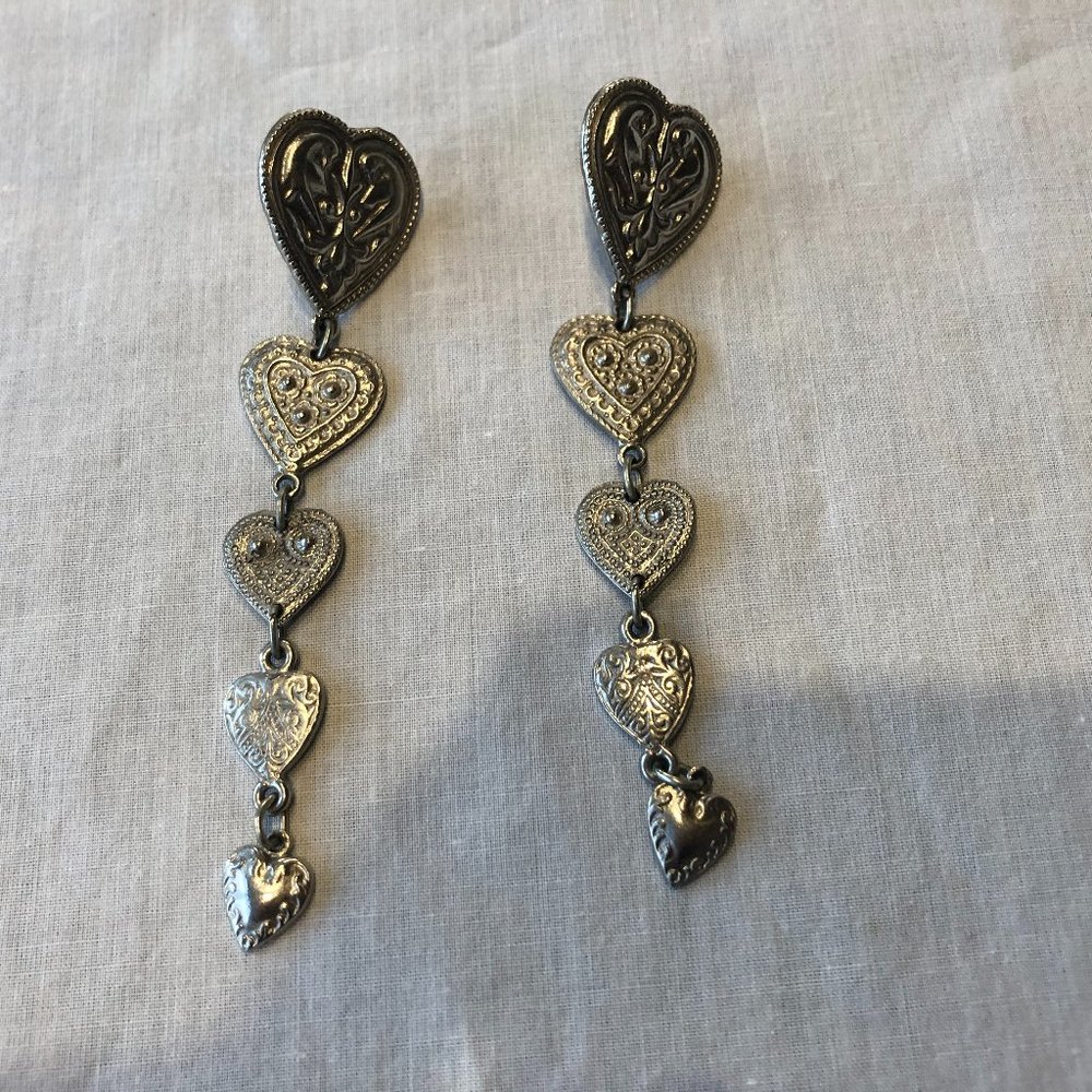 Dangling Heart Earrings